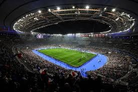 为什么粉红球棒在母亲节那天的风靡体现了体育与社会关怀的共振