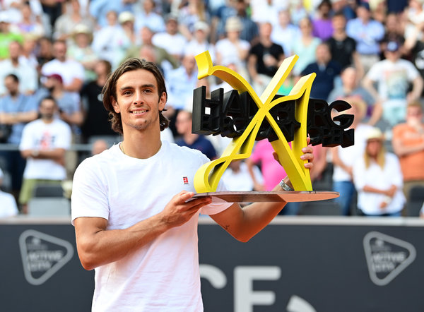 中保持竞技 中保持竞技